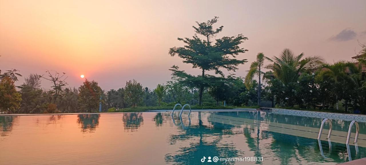 Lover View Pool Bar & Bungalows Ngwesaung Bagian luar foto