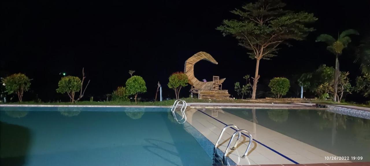 Lover View Pool Bar & Bungalows Ngwesaung Bagian luar foto