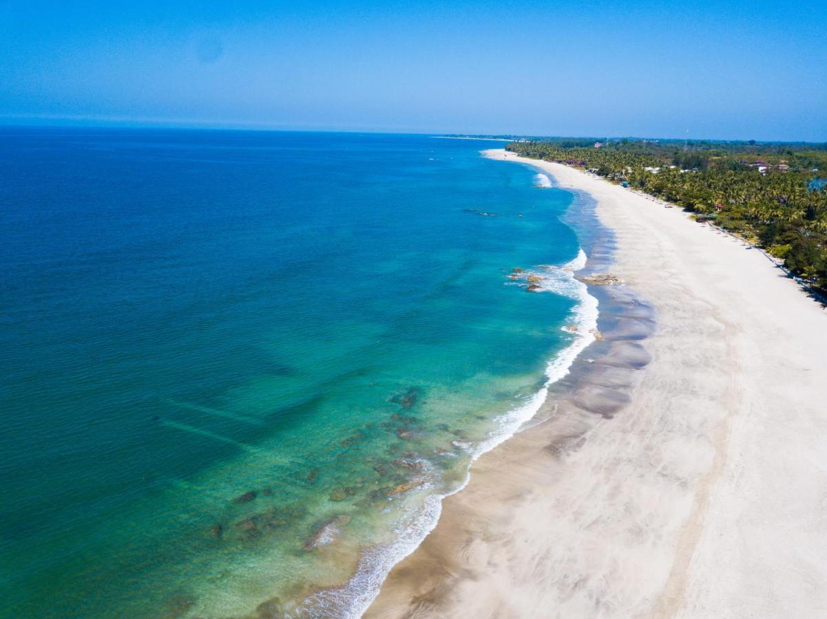 Lover View Pool Bar & Bungalows Ngwesaung Bagian luar foto