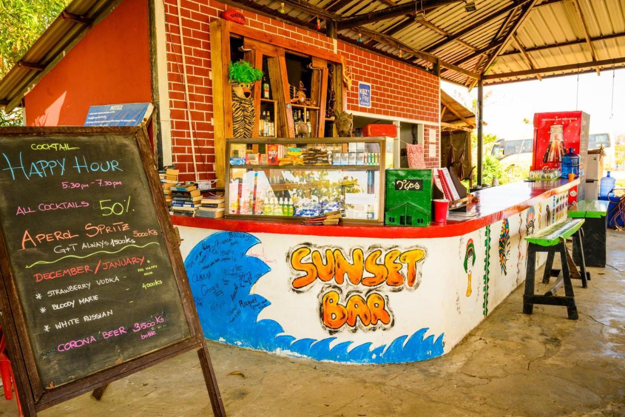 Lover View Pool Bar & Bungalows Ngwesaung Bagian luar foto